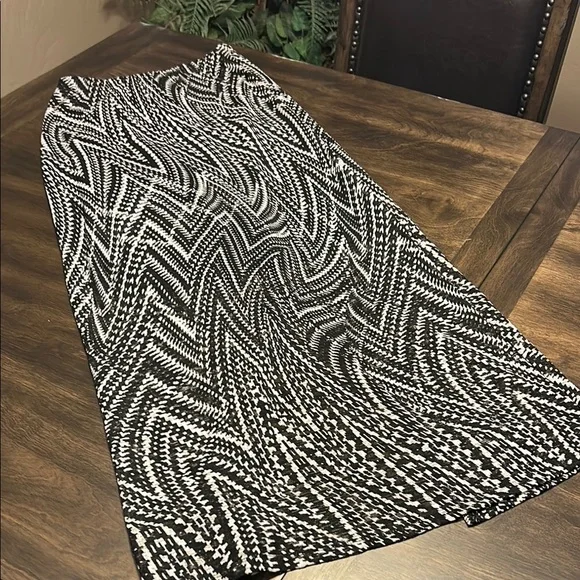 Bobeau Black & White Maxi Skirt - Picture 5 of 10
